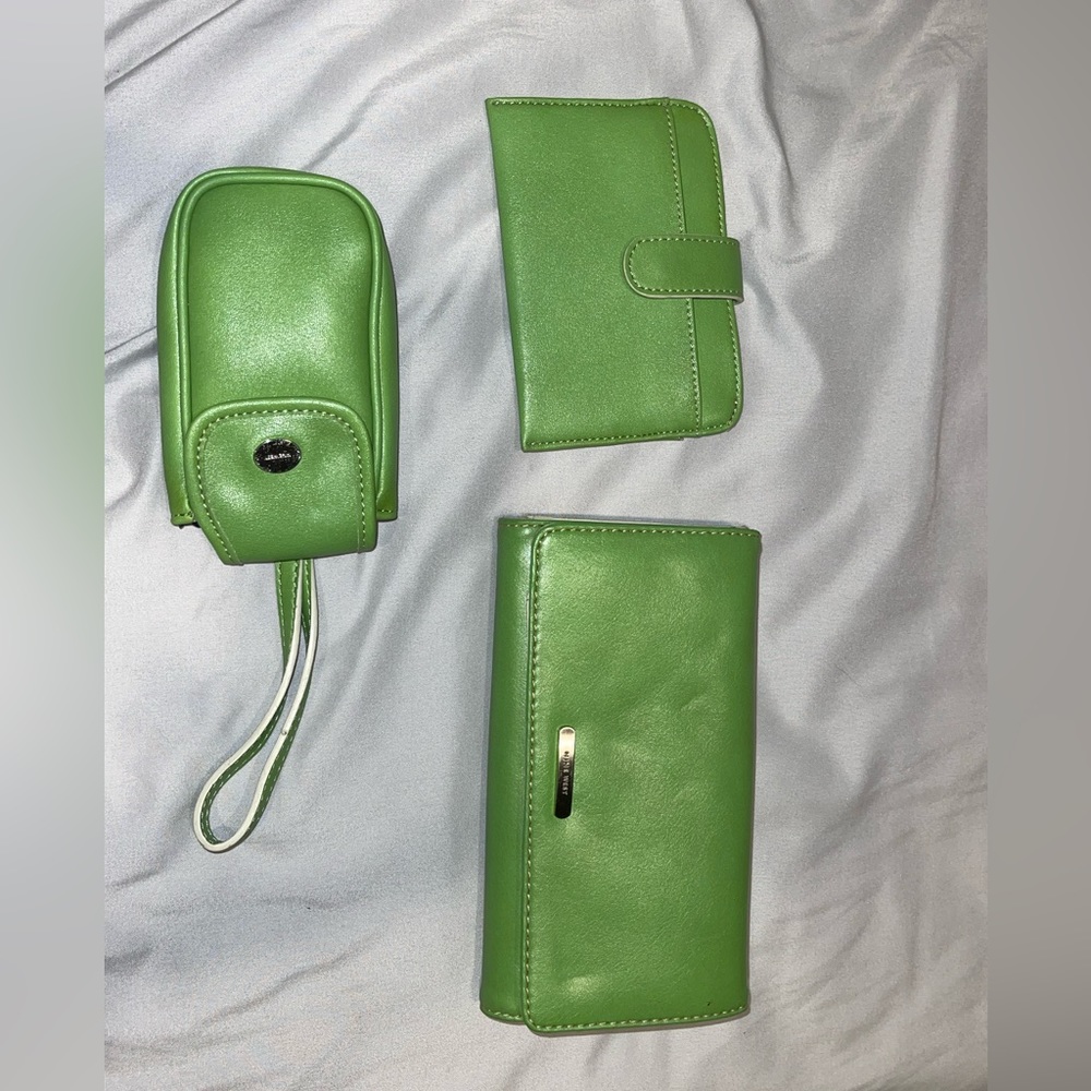 Nine West Vintage Wallet set